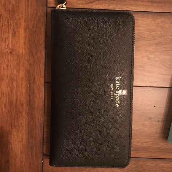 Kate Spade Wallet - Picture 3 of 8